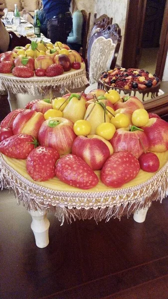 Geleneksel Kabaryan meyve şekilli halva.