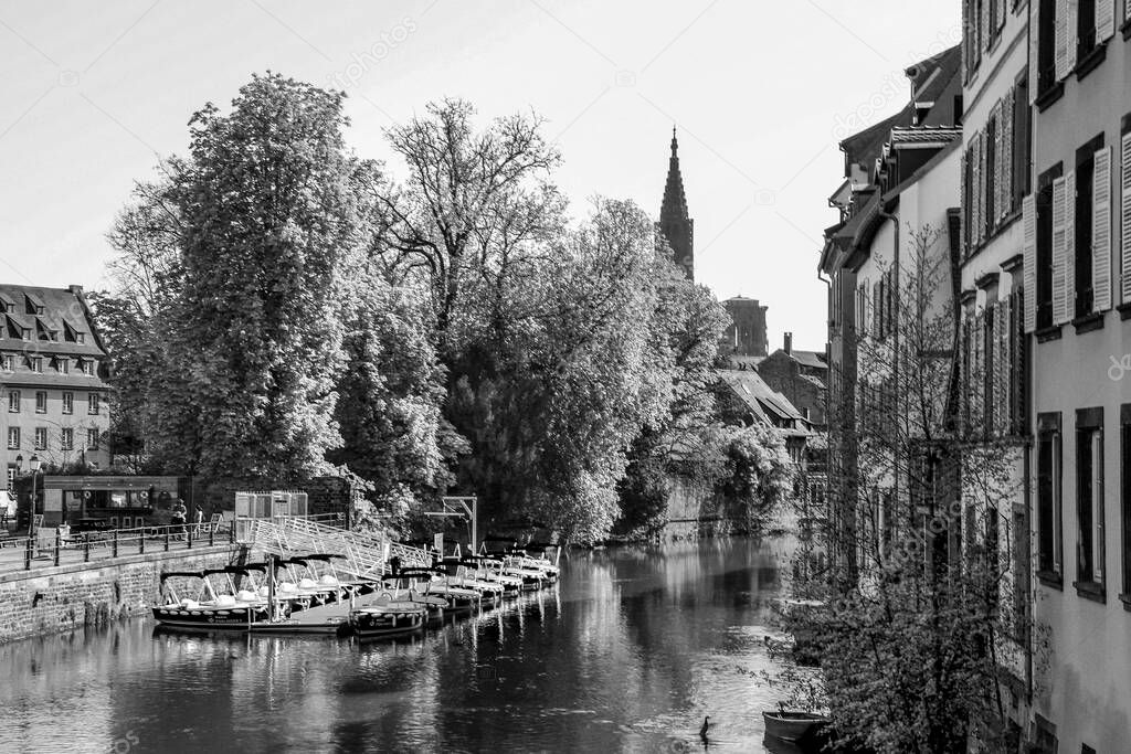 Los mgicos canales de Estrasburgo, Francia