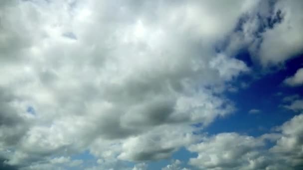 Nuvens brancas Blue Sky Time Lapse — Vídeo de Stock