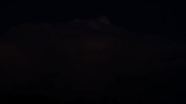 Yıldırım cıvata gece gökyüzü, zaman atlamalı, 4 k aydınlatmak