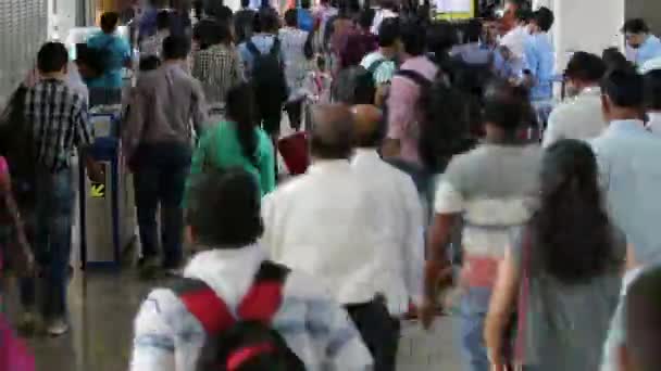 Bombaj, Indie: 15 března 2015: Mumbai Metro vlak časová prodleva. Záběr na 15 březnu 2015. — Stock video