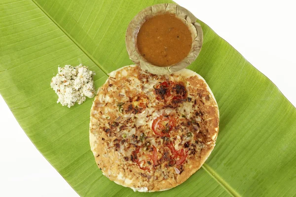 Uttapam, tradicional sul da Índia Café da manhã com sambar e chutney de coco . — Fotografia de Stock