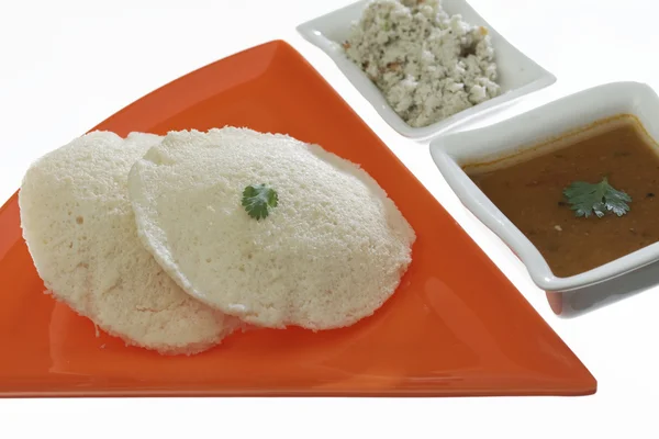 南インド料理のファーストフード イドゥリ サンバーとココナッツのチャツネ. — ストック写真