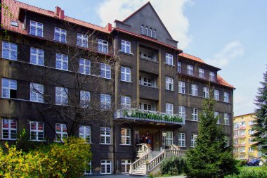 Rybnik, Silezya, Polonya ve Avrupa 'daki Politechnika Slaska Silezya Üniversitesi' nin ana giriş ve ön cephesi.