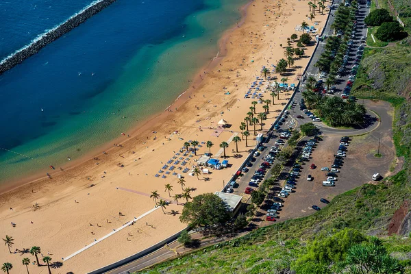 Güneşli bir günde, Las Teresitas plajının hava manzarası, Santa Cruz. Tenerife. Kanarya Adaları. İspanya