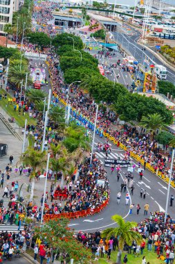 Tenerife karnavalının hava manzarası. Kanarya Adaları. İspanya