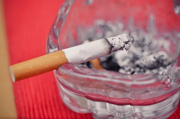 Sigara kül tablası