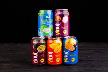 Moskova, Rusya - 11 / 17 / 2020: Çeşit çeşit Vietnam içeceği