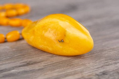 Kraliyet kehribarından yapılmış kolyeler.