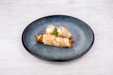 süzme peynirli gözleme.