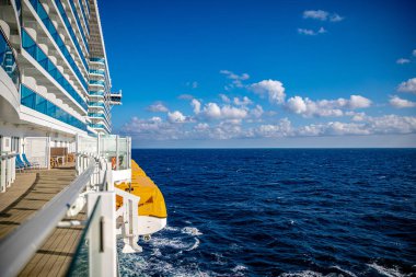 Yolcu gemisinden okyanus manzarası