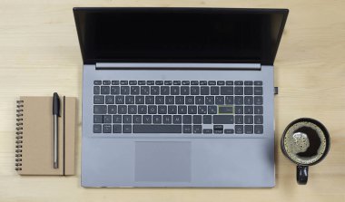 Evde çalışmak, derleyici, kalem defteri ahşap malzeme