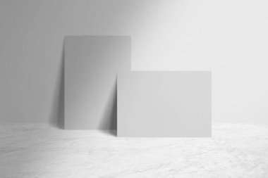 Desenli kağıt arkaplanındaki davetiye kartı düzenleri