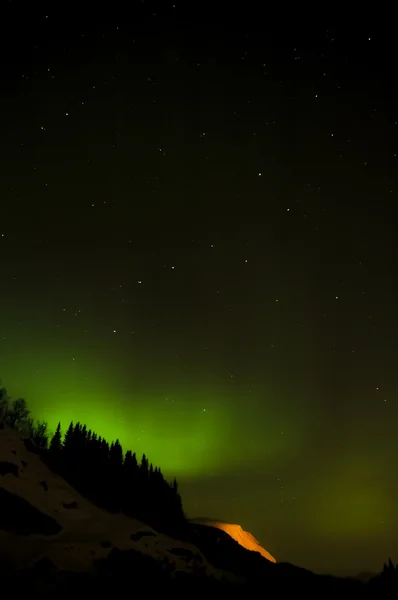Aurora Borealis (aurores boréales) ) — Photo