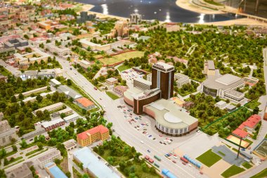 Şehrin minyatür yerleşimi. Şehir binalarının ve simgelerinin küçük kopyaları..