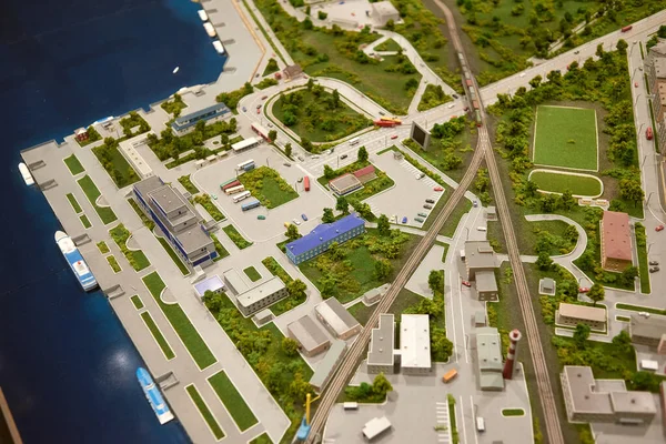 Şehrin minyatür yerleşimi. Şehir binalarının ve simgelerinin küçük kopyaları..