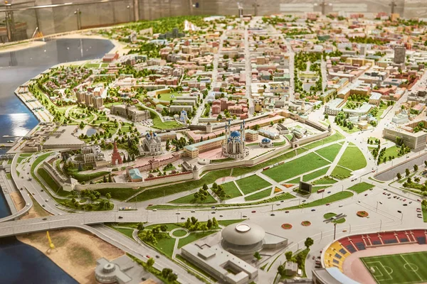 Şehrin minyatür yerleşimi. Şehir binalarının ve simgelerinin küçük kopyaları..