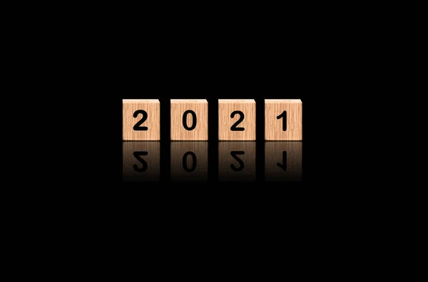 Numer 2021 Stojący Nad Cieniem 2020 Koncepcja Zmiany — Zdjęcie stockowe