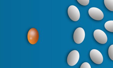 Altın yumurtayla grup ve bireysellik kavramı mavi arka plan yumurta kavramında özdeş yumurtaların karşısında duruyor. 