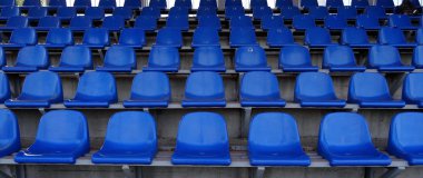 Spor Stadyumu tribün'ele geçen bölümünde plastik koltuk