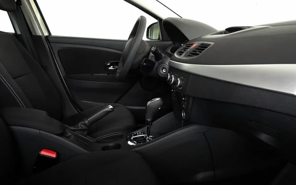 Interiér auta s automatickou převodovkou boční pohled — Stock fotografie