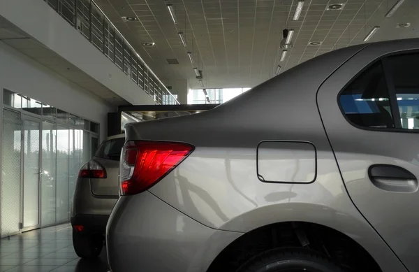 Cars in the showroom of the car shop — Stock Photo, Image