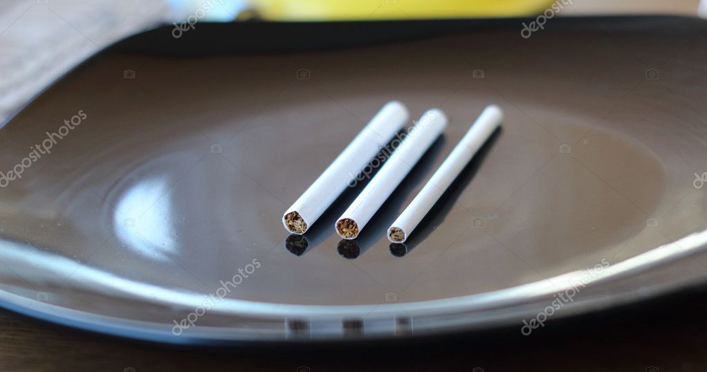 The Difference Between Slim And King Size Cigarette Types Stock