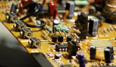 Stok görüntü lehimli radyo bileşenleri makro ile elektronik pano baskılı