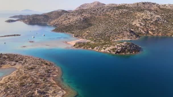 Vliegen Rond Zeilboten Sea Bay Luchtfoto Video — Stockvideo