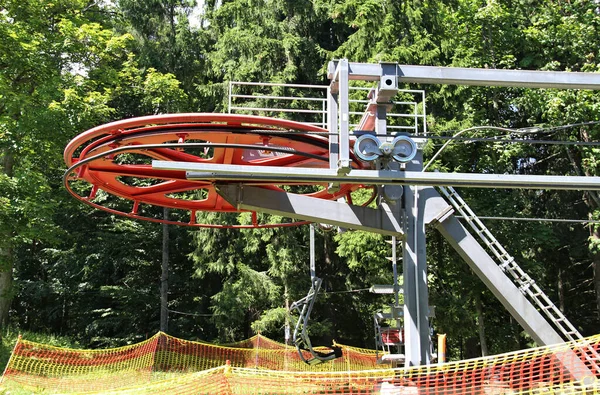 General Lifting Bullwheel Chairlift Side View — Stock Photo, Image