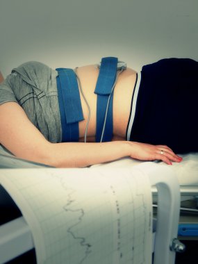 Hamile kadın istirahat ctg monitör kayıt fetal kalp hızı