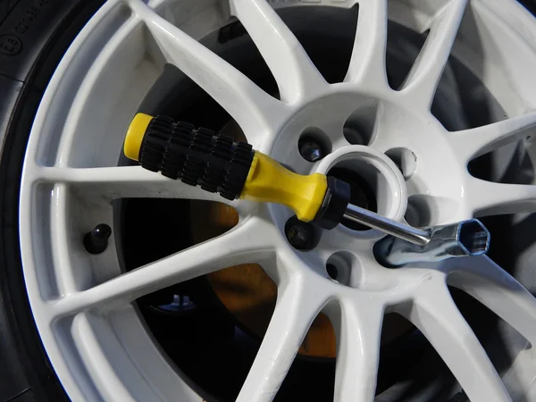 Set of tools for the car wheels mounting — Stock Photo, Image