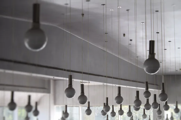 Lampy sufitowe rundy dla studio dekoracji projektowania oświetlenia — Zdjęcie stockowe