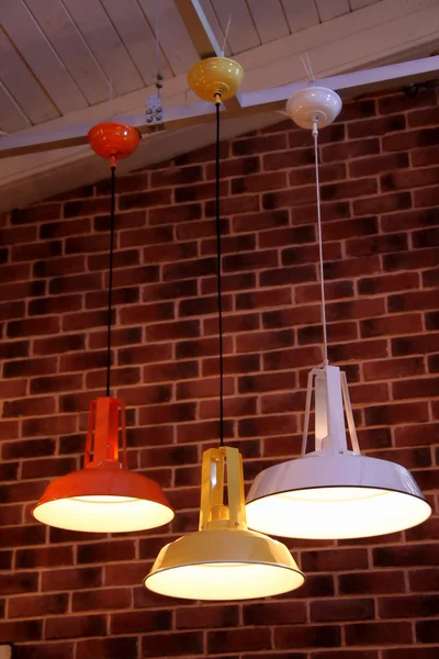 Lampy sufitowe w sklepie światła — Zdjęcie stockowe