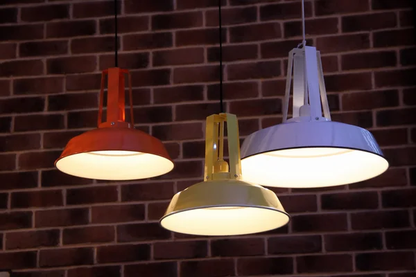 Işıklar mağazasında tavan lambaları