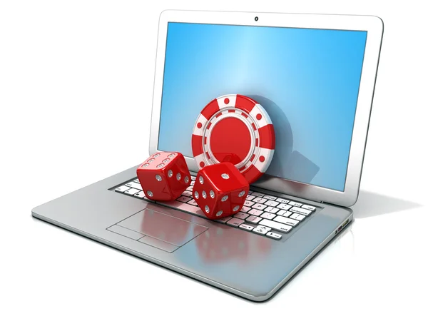 Laptop con dadi rossi e chip. Rendering 3D - concetto di gioco d'azzardo online — Foto Stock