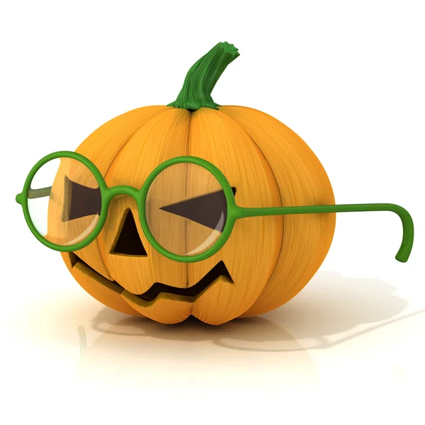 Śmieszne Jack O Lantern. Dynia z zielone okulary, na białym tle. Po stronie — Zdjęcie stockowe