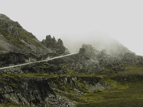 Een Rotsachtige Dramatische Bergweg Noorwegen — Stockfoto