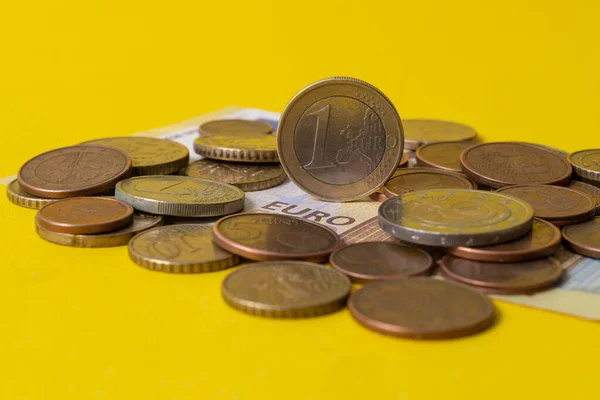 Monedas Euros Varias Denominaciones Billete 200 Euros —  Fotos de Stock