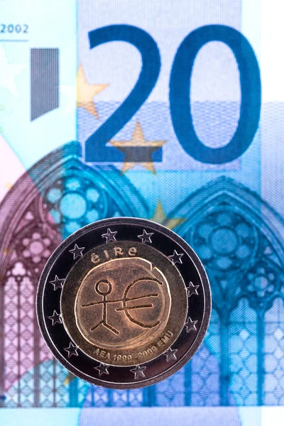 Euromynt Och Ett Fragment Eurosedel Närbild — Stockfoto