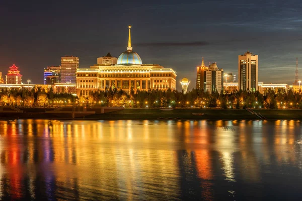 Capital República Kazajstán Ciudad Astana Una Tarde Verano Residencia Del — Foto de Stock