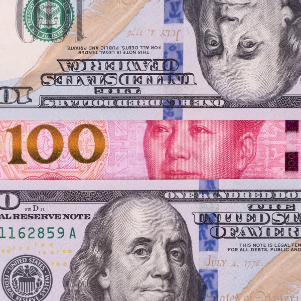 Fragmenten Van 100 Amerikaanse Dollars 100 Chinese Yuan Biljetten — Stockfoto