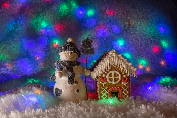 Spielzeug Schneemann Mit Weihnachtsdekoration — Stockfoto