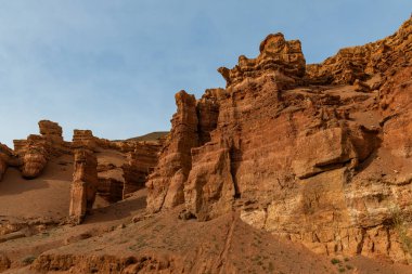 Güneydoğu Kazakistan 'daki Charyn Nehri Kanyonu' ndaki ünlü Kaleler Vadisi.