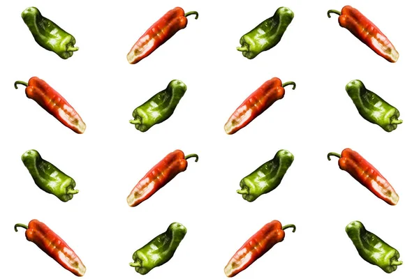 Geïsoleerde Groene Rode Pepers Witte Achtergrond Concept Van Echt Voedsel — Stockfoto