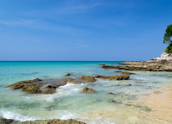 Mar Areia Rochas Ondas Bela Vista — Fotografia de Stock