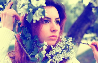 park şube ağaç çiçek kadınlarda