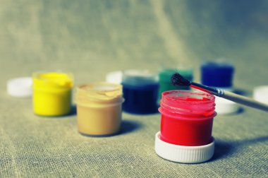 boya... kutularını tonda kümesi