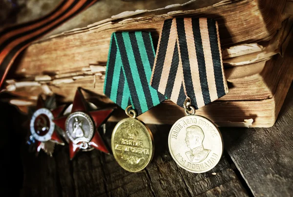 Medallas efecto envejecido guerra mundial gran composición — Foto de Stock