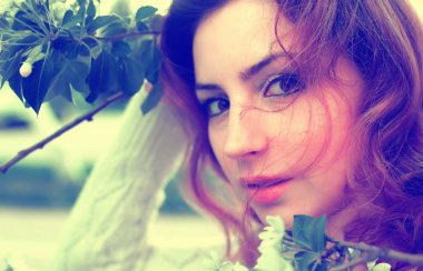 park şube ağaç çiçek kadınlarda